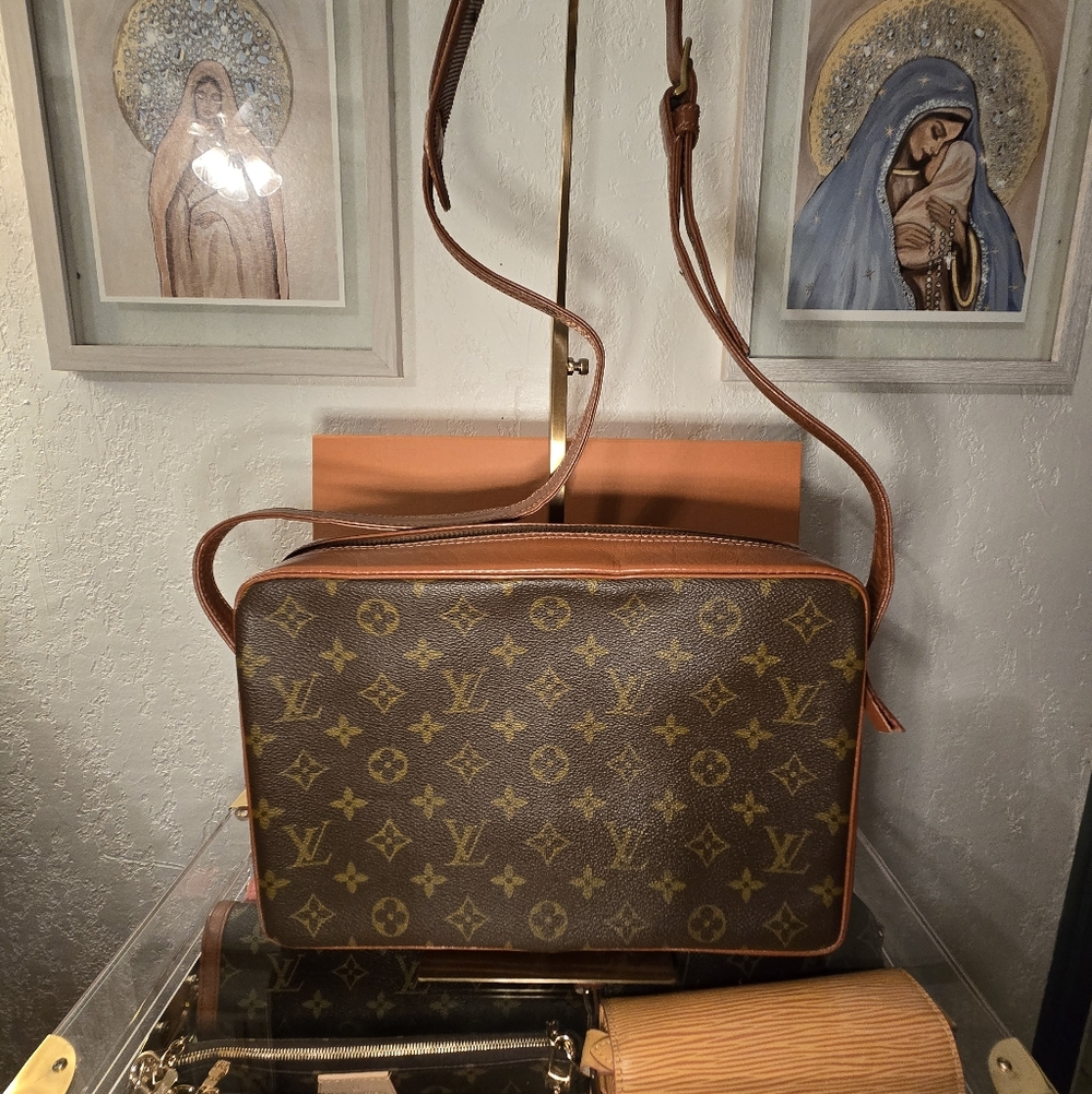 Vintage Louis Vuitton Monogram Sac Bandouliere